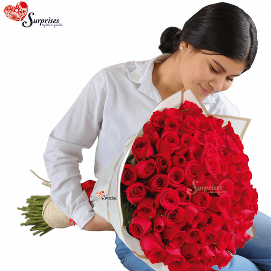 Ramo de rosas con fondo blanco